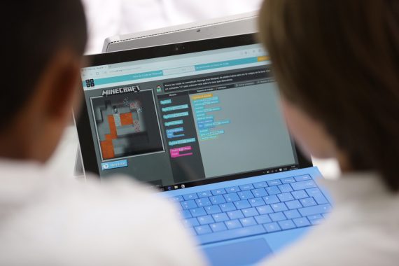 Programación para niños con la Hora del Código, Microsoft y la Fundación Real Madrid